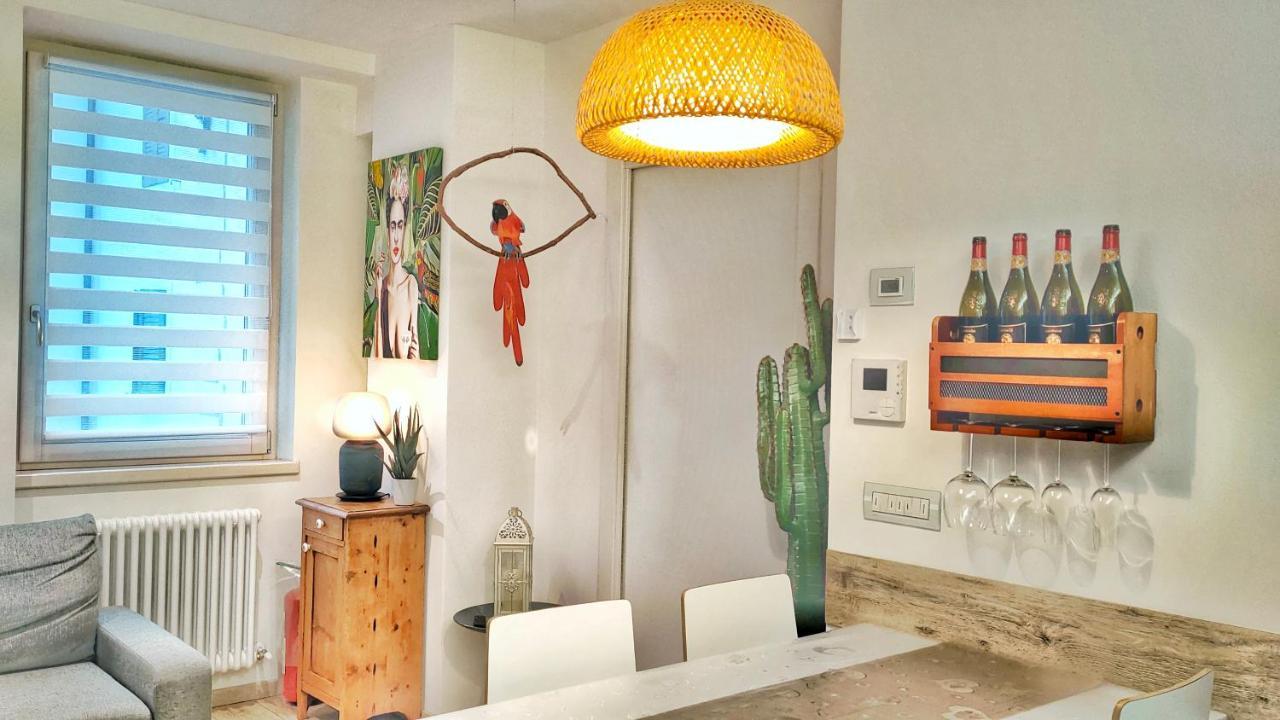 Antica Casa Alboletta - Appartamento Frida Kahlo Riva del Garda Luaran gambar