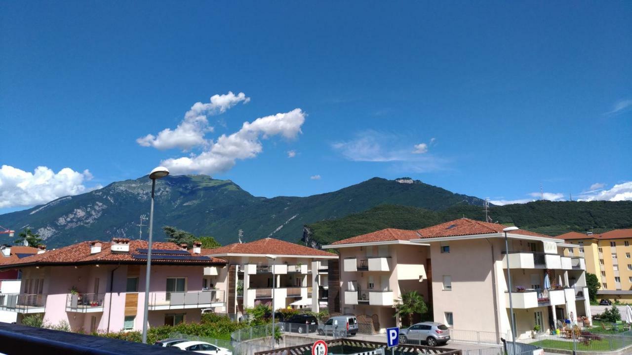 Antica Casa Alboletta - Appartamento Frida Kahlo Riva del Garda Luaran gambar