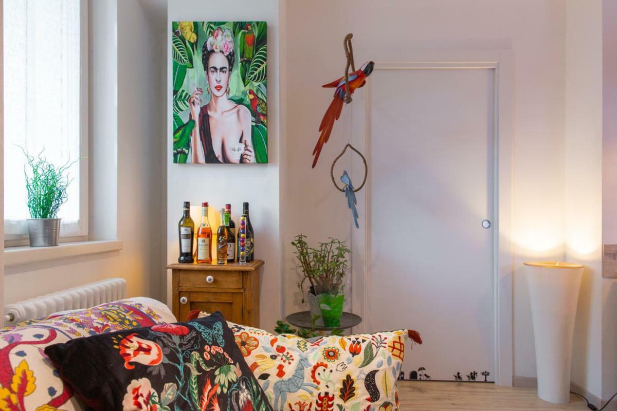 Antica Casa Alboletta - Appartamento Frida Kahlo Riva del Garda Luaran gambar