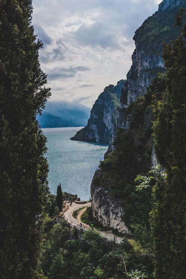 Antica Casa Alboletta - Appartamento Frida Kahlo Riva del Garda Luaran gambar